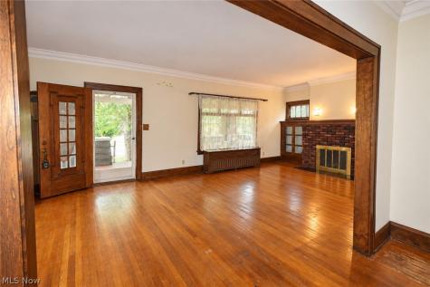5883 Clearview Drive Parma Heights OH 44130