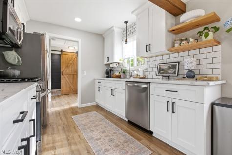 24193 Hedgewood Avenue Westlake OH 44145