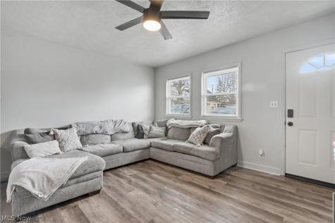 155 S Johnson Road Sebring OH 44672