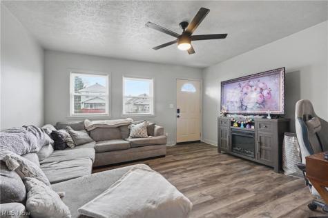 155 S Johnson Road Sebring OH 44672