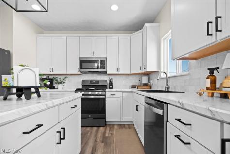 37390 Amber Way North Ridgeville OH 44039