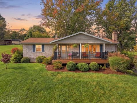 6439 Kemary Avenue SW Navarre OH 44662