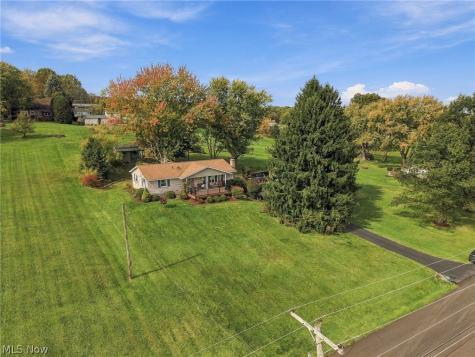 6439 Kemary Avenue SW Navarre OH 44662