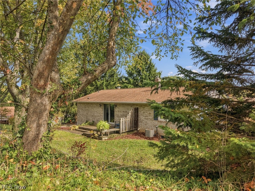 6439 Kemary Avenue SW Navarre OH 44662