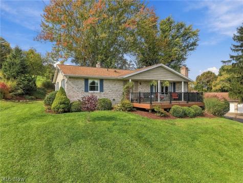 6439 Kemary Avenue SW Navarre OH 44662