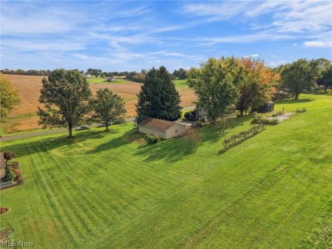 6439 Kemary Avenue SW Navarre OH 44662