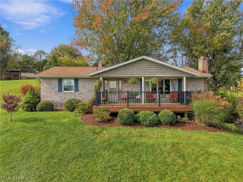 6439 Kemary Avenue SW Navarre OH 44662