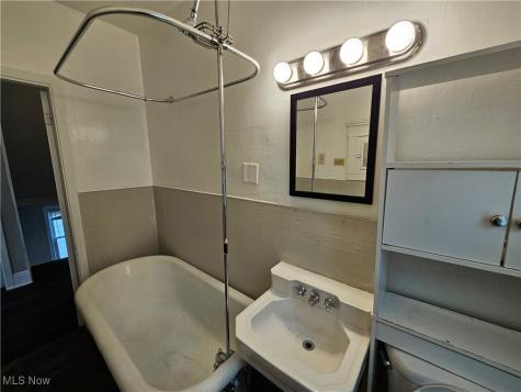 3891 W 21st Street Cleveland OH 44109
