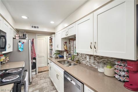 183 S Frank Boulevard Akron OH 44313