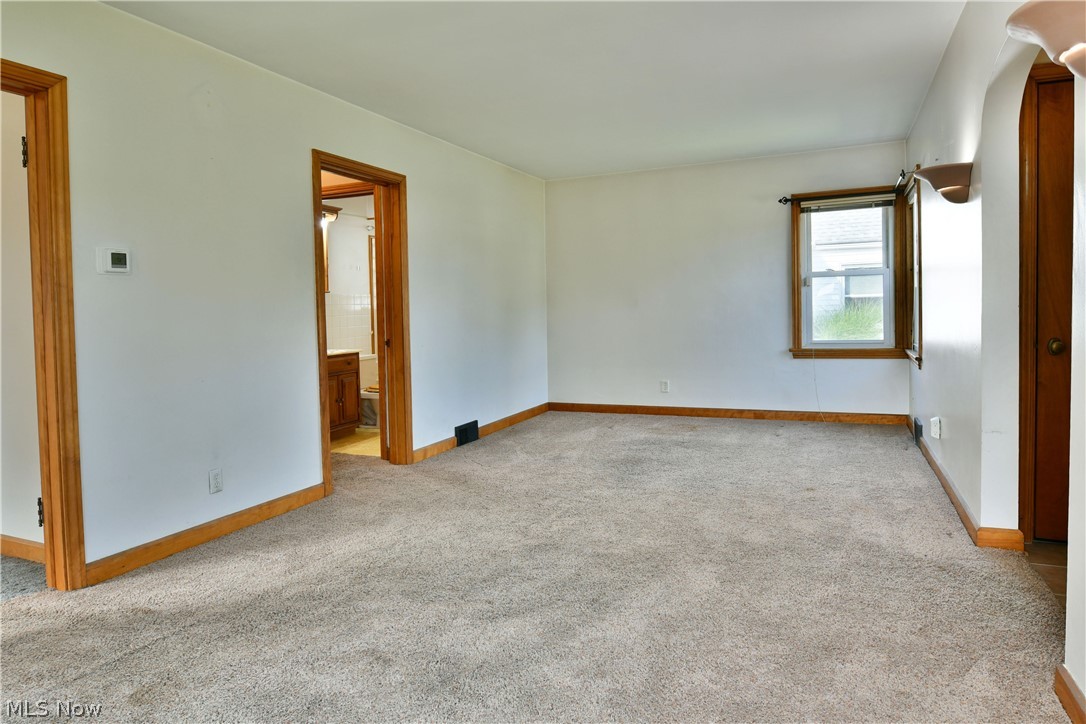 734 Central Parkway Avenue SE Warren OH 44484