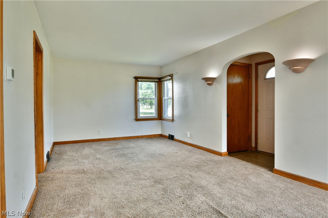 734 Central Parkway Avenue SE Warren OH 44484