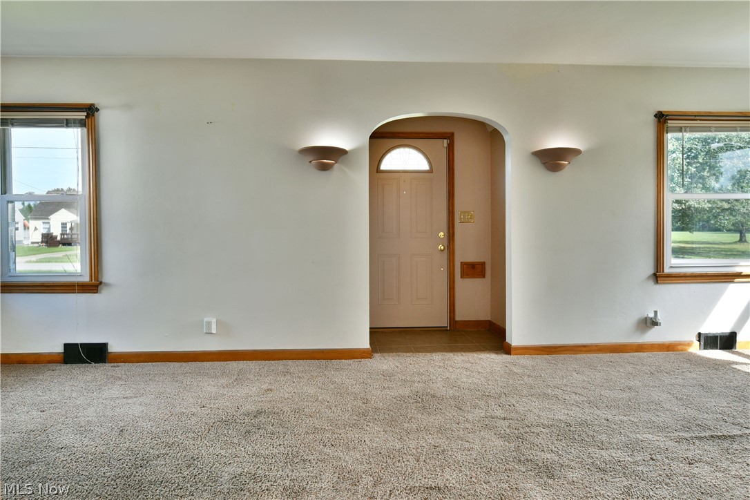 734 Central Parkway Avenue SE Warren OH 44484