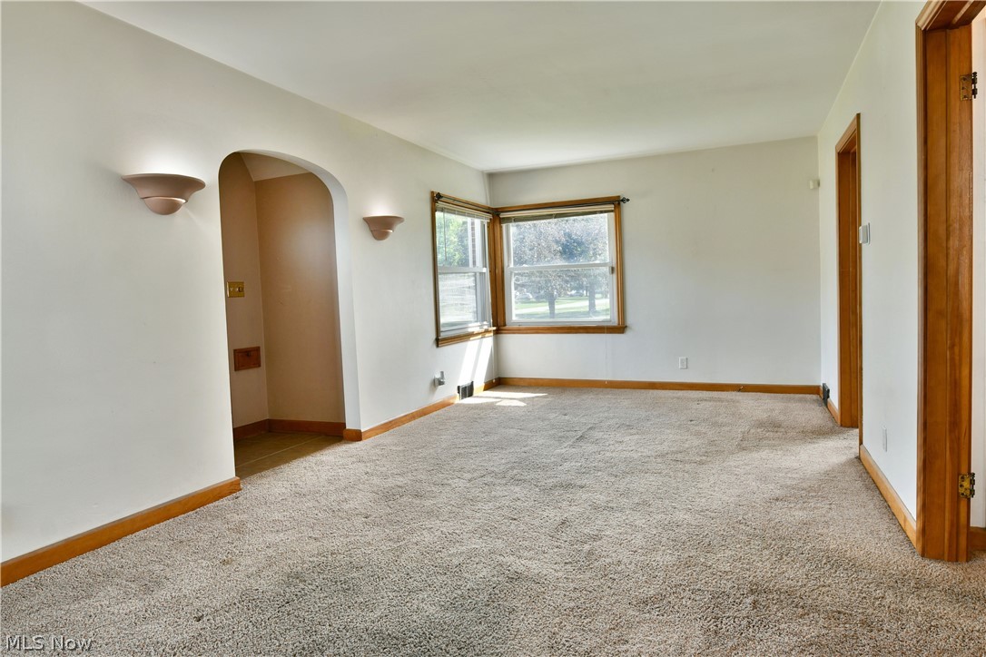 734 Central Parkway Avenue SE Warren OH 44484