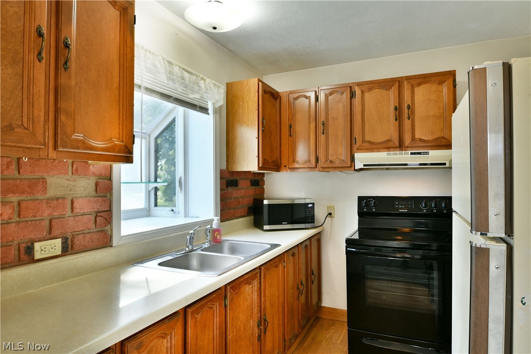 734 Central Parkway Avenue SE Warren OH 44484