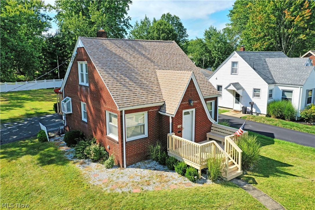 734 Central Parkway Avenue SE Warren OH 44484