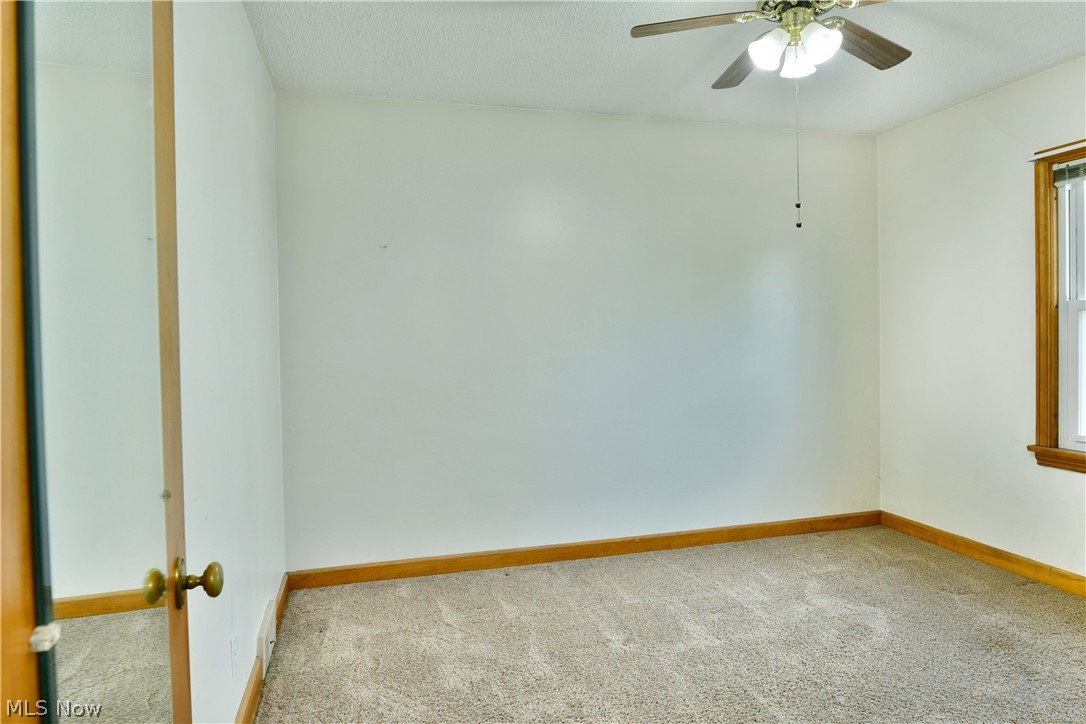 734 Central Parkway Avenue SE Warren OH 44484