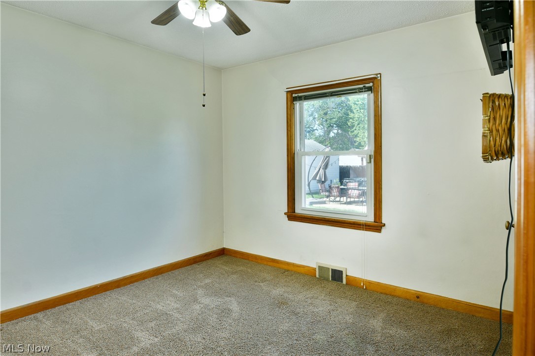 734 Central Parkway Avenue SE Warren OH 44484
