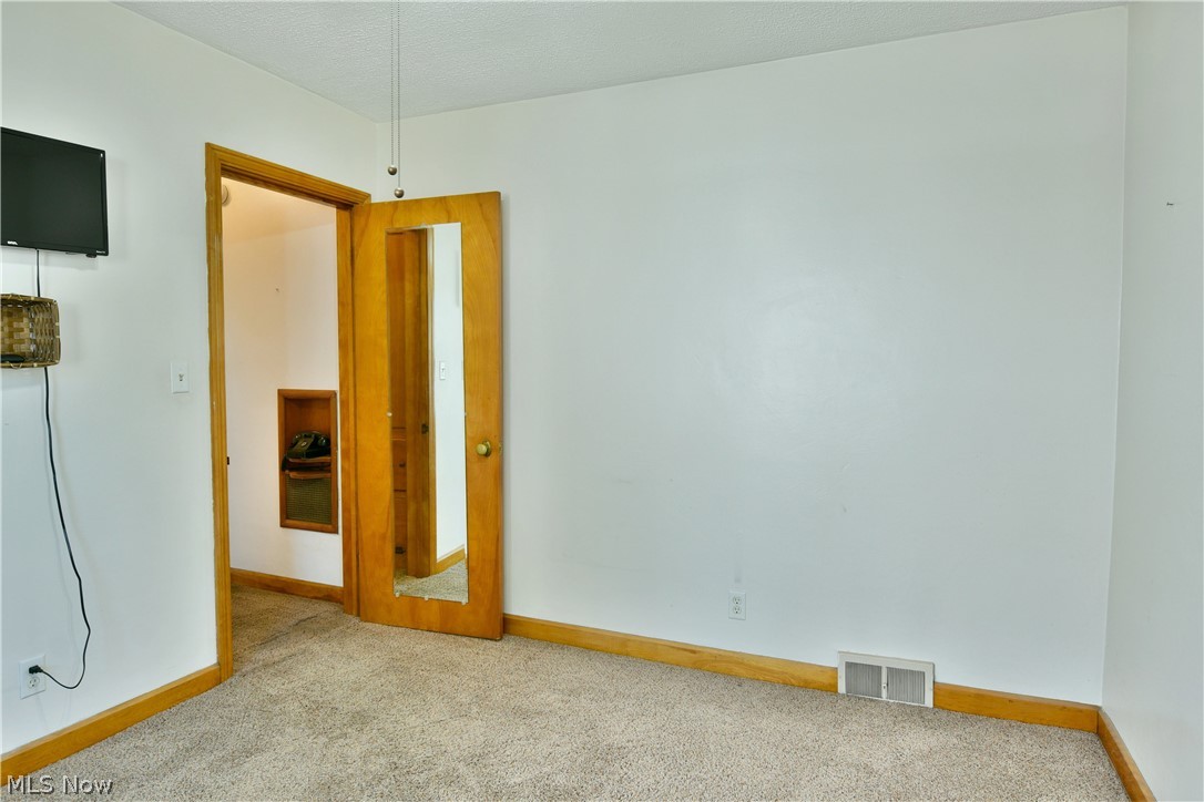 734 Central Parkway Avenue SE Warren OH 44484
