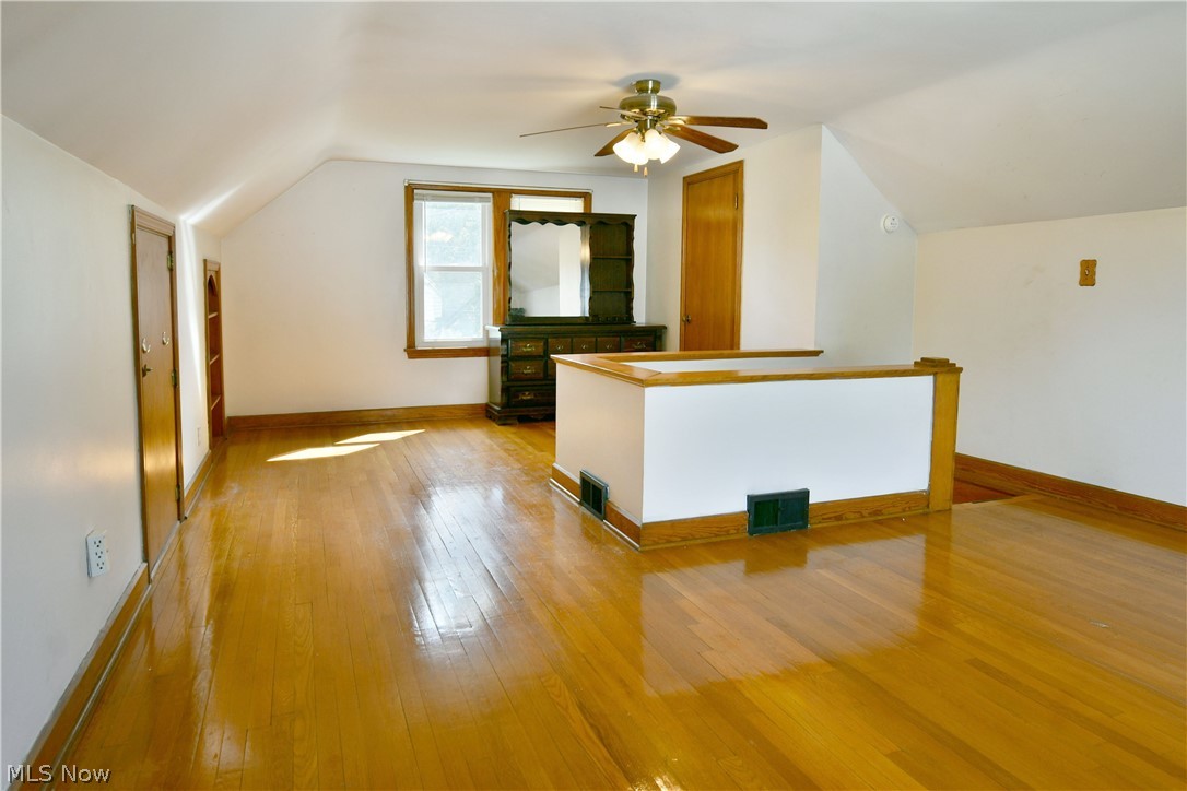 734 Central Parkway Avenue SE Warren OH 44484