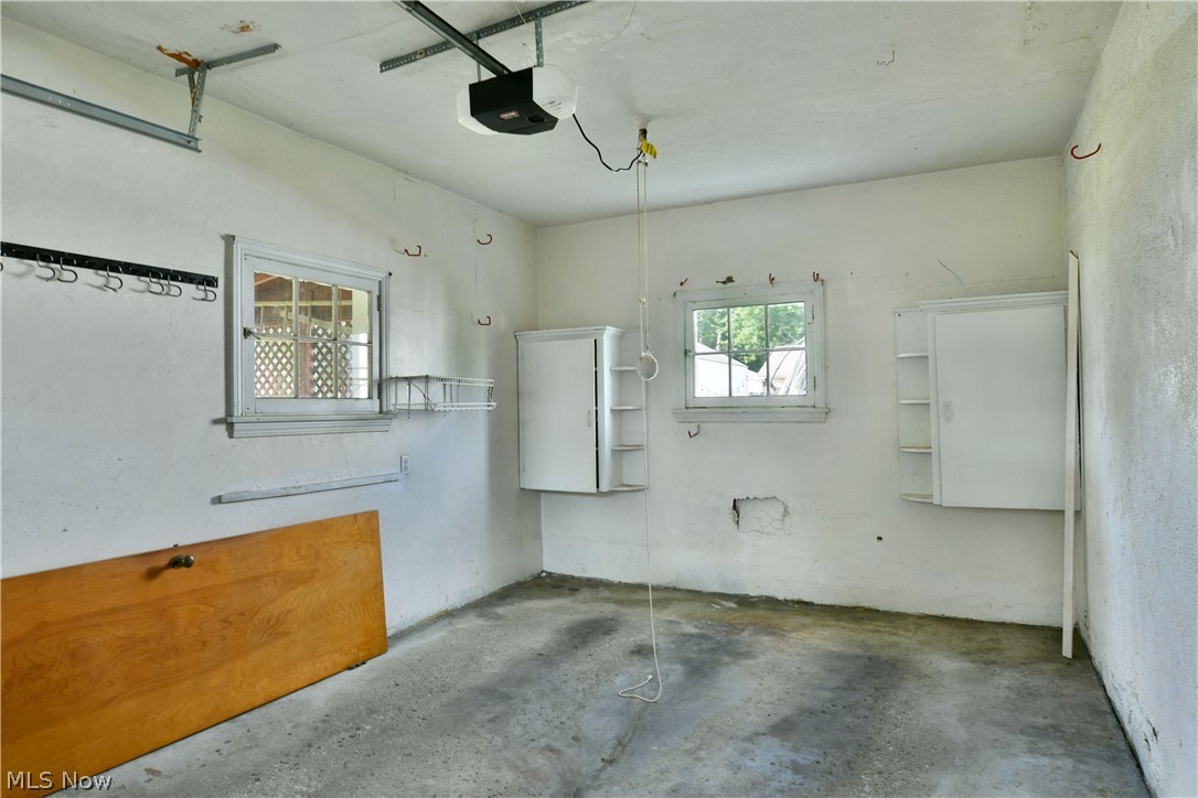 734 Central Parkway Avenue SE Warren OH 44484