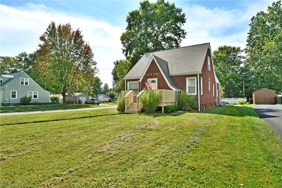 734 Central Parkway Avenue SE Warren OH 44484