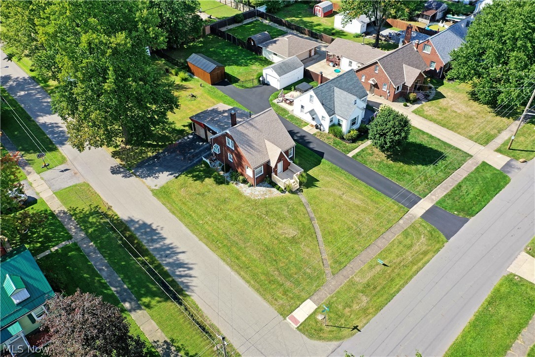 734 Central Parkway Avenue SE Warren OH 44484