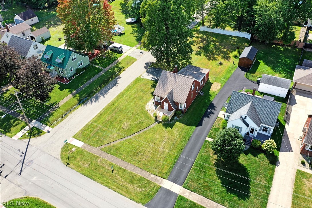 734 Central Parkway Avenue SE Warren OH 44484