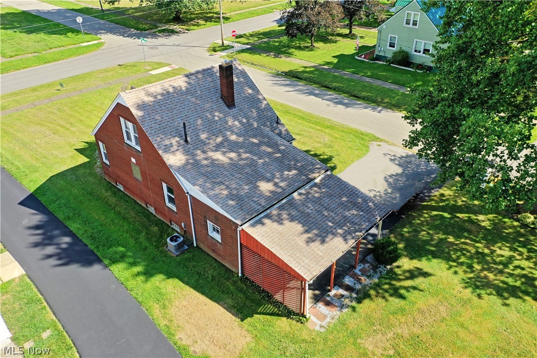 734 Central Parkway Avenue SE Warren OH 44484