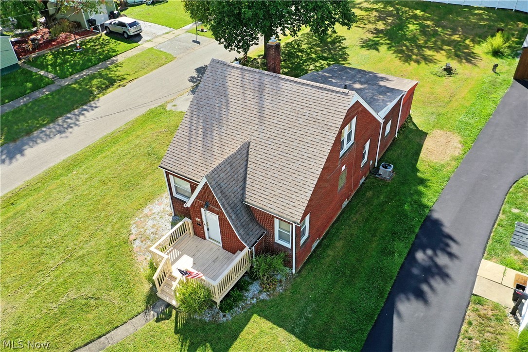 734 Central Parkway Avenue SE Warren OH 44484