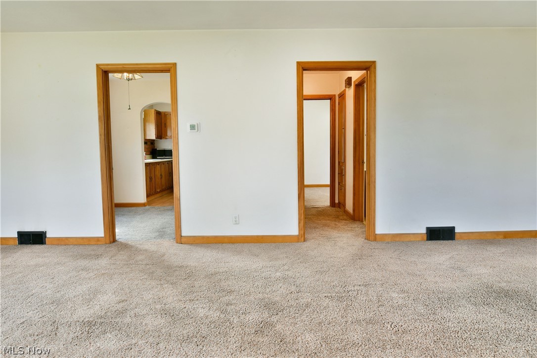734 Central Parkway Avenue SE Warren OH 44484