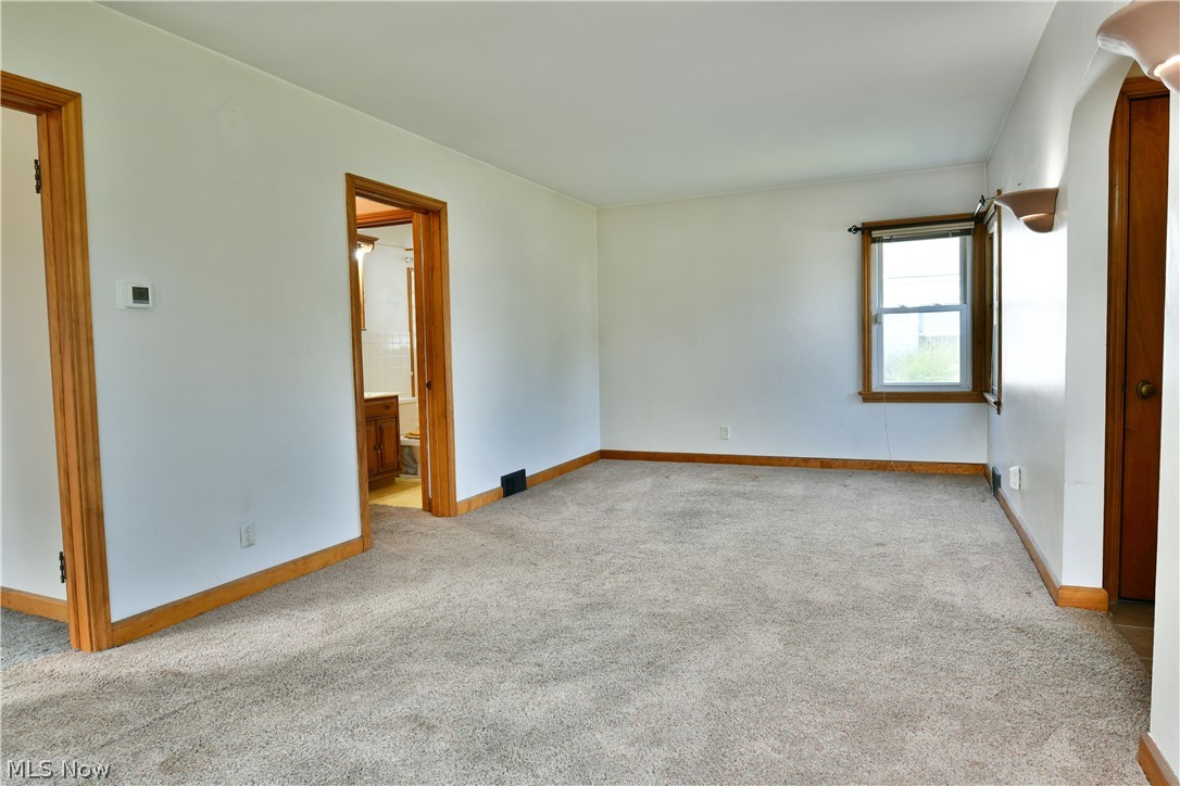 734 Central Parkway Avenue SE Warren OH 44484
