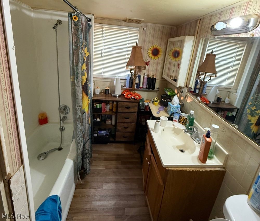 108 Rush Street Elyria OH 44035