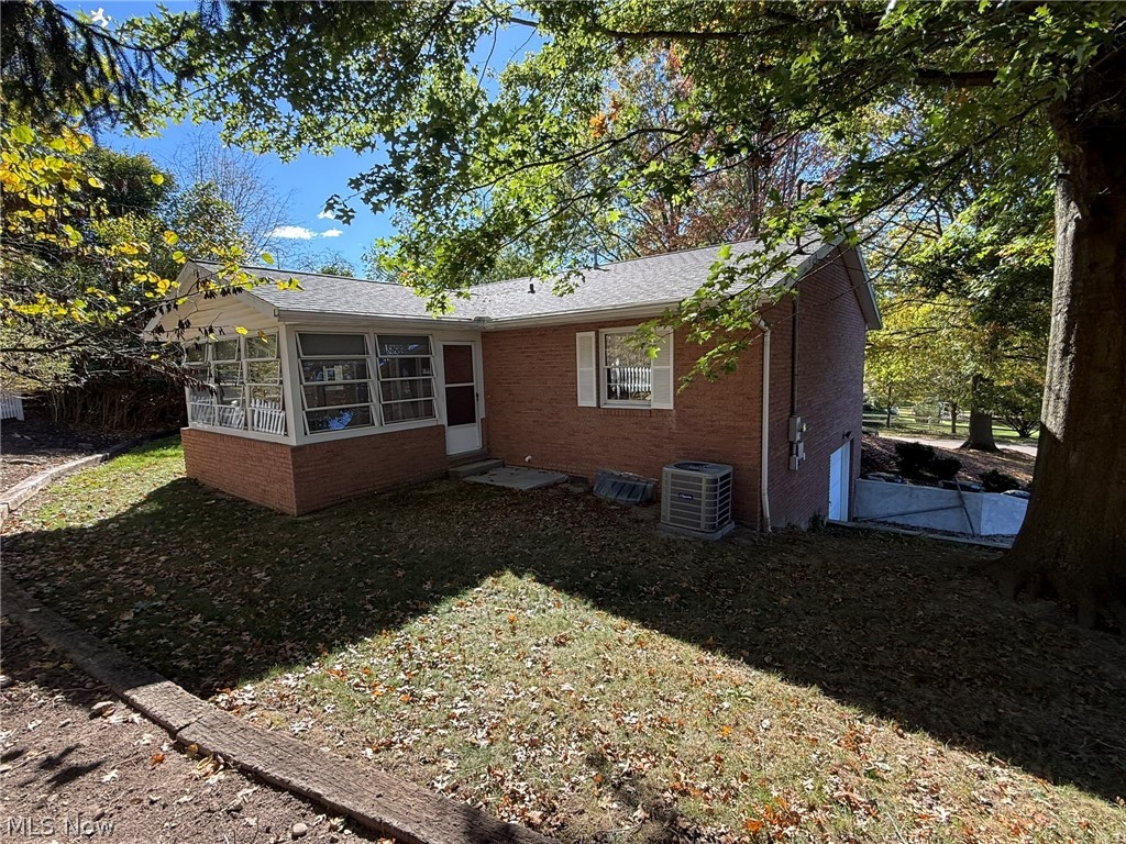 1207 2nd Street NW New Philadelphia OH 44663