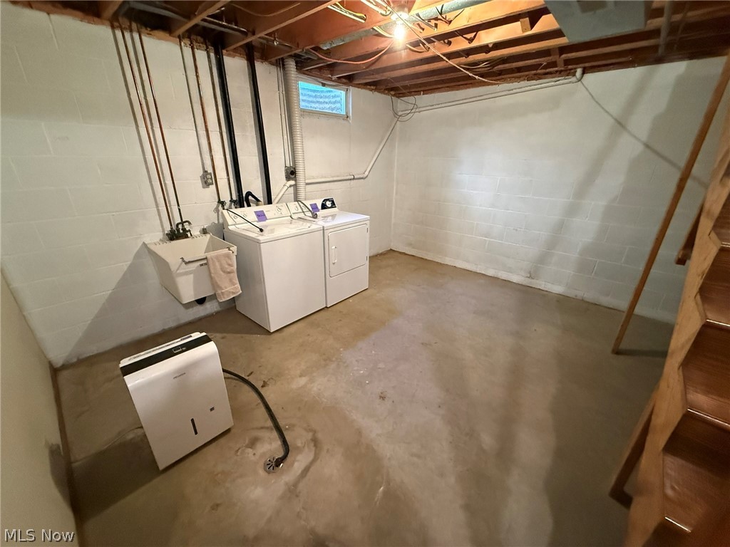 1207 2nd Street NW New Philadelphia OH 44663