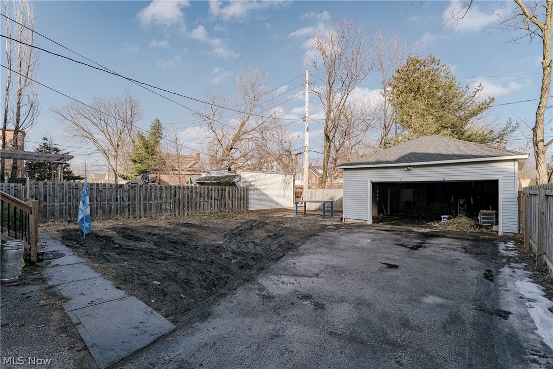 1507 E 108th Street Cleveland OH 44106