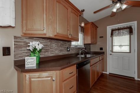466 Waterbury Road Eastlake OH 44095