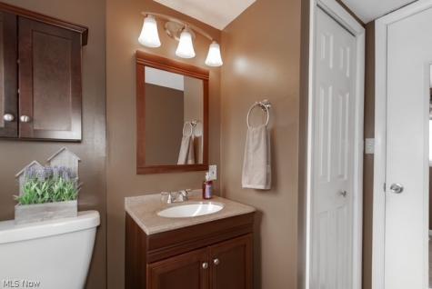466 Waterbury Road Eastlake OH 44095