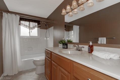 466 Waterbury Road Eastlake OH 44095