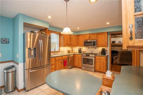 11507 Lela Avenue NW Uniontown OH 44685