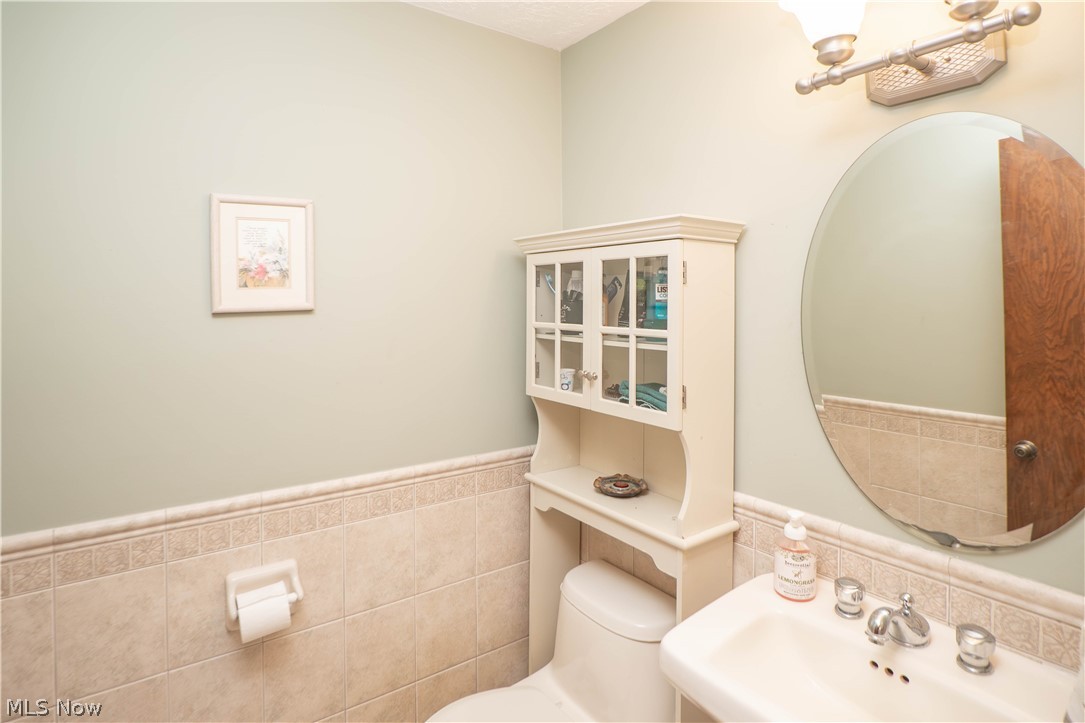 11507 Lela Avenue NW Uniontown OH 44685