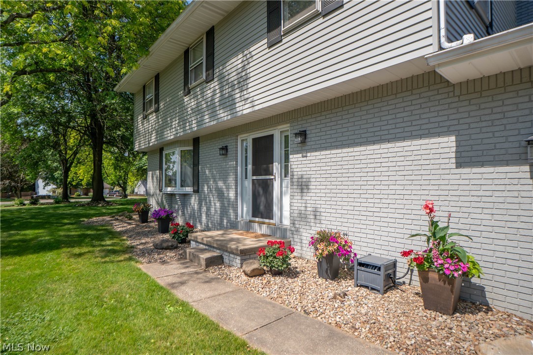 11507 Lela Avenue NW Uniontown OH 44685
