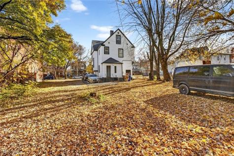 2202 E 100th Street Cleveland OH 44106