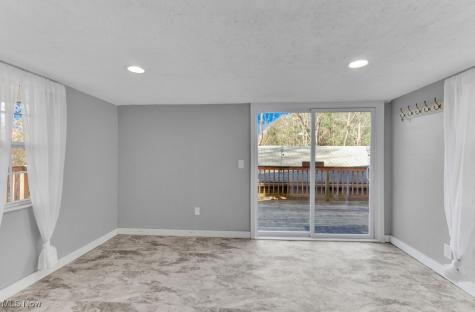 27 Delaware Trail Malvern OH 44644