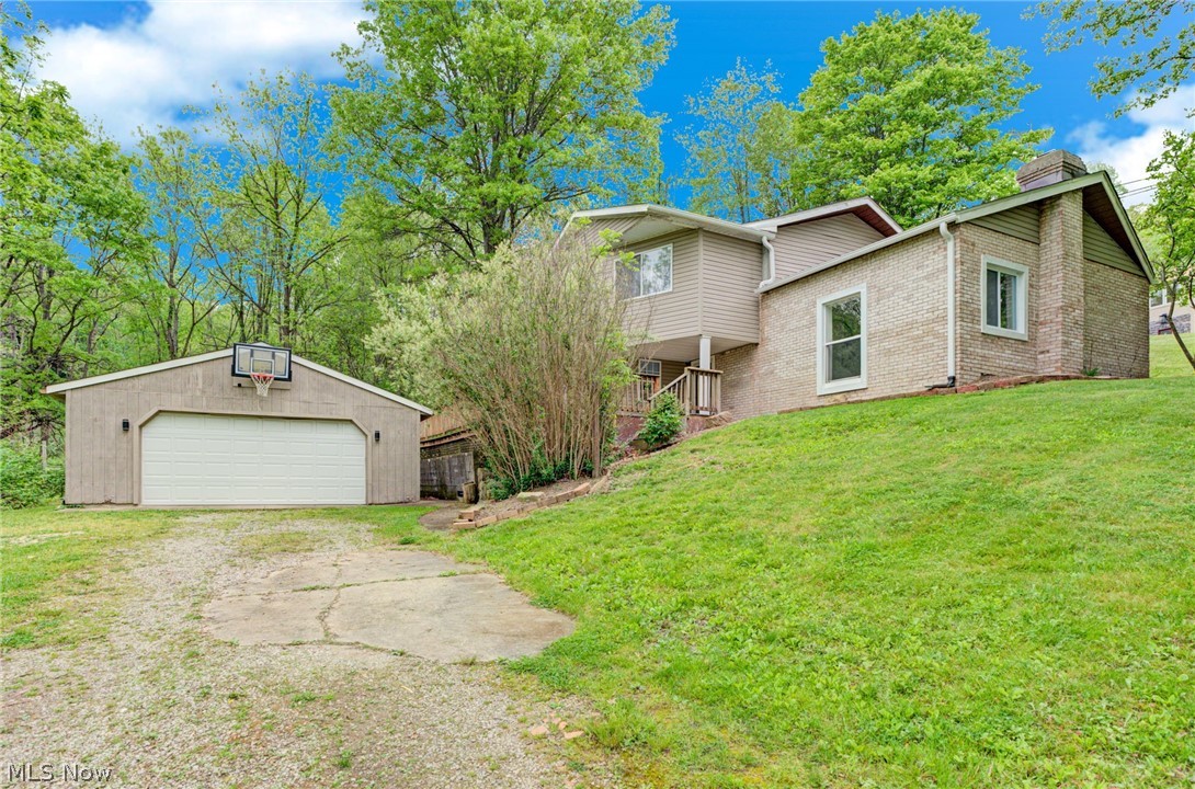 27 Delaware Trail Malvern OH 44644