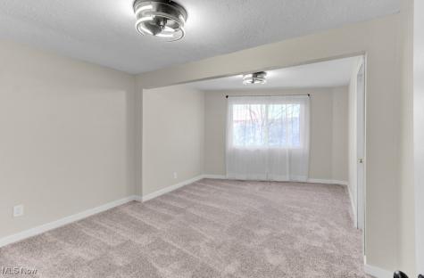 27 Delaware Trail Malvern OH 44644