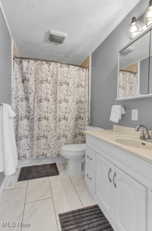 27 Delaware Trail Malvern OH 44644