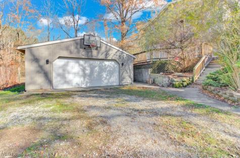 27 Delaware Trail Malvern OH 44644