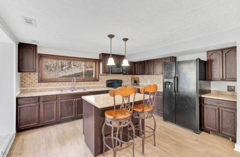 27 Delaware Trail Malvern OH 44644