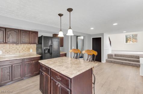 27 Delaware Trail Malvern OH 44644