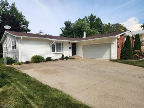 376 Wallace Drive Berea OH 44017